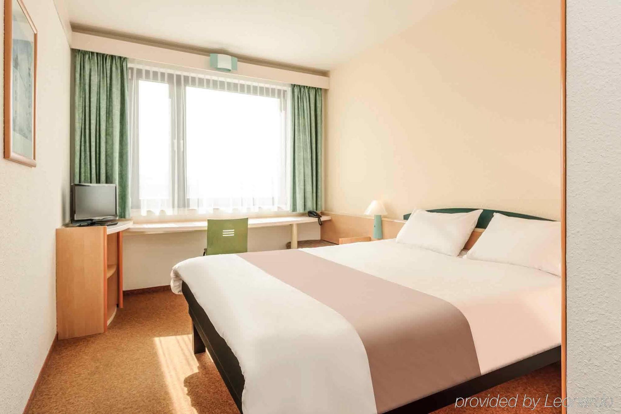 Ibis Rostock Am Stadthafen Exteriér fotografie